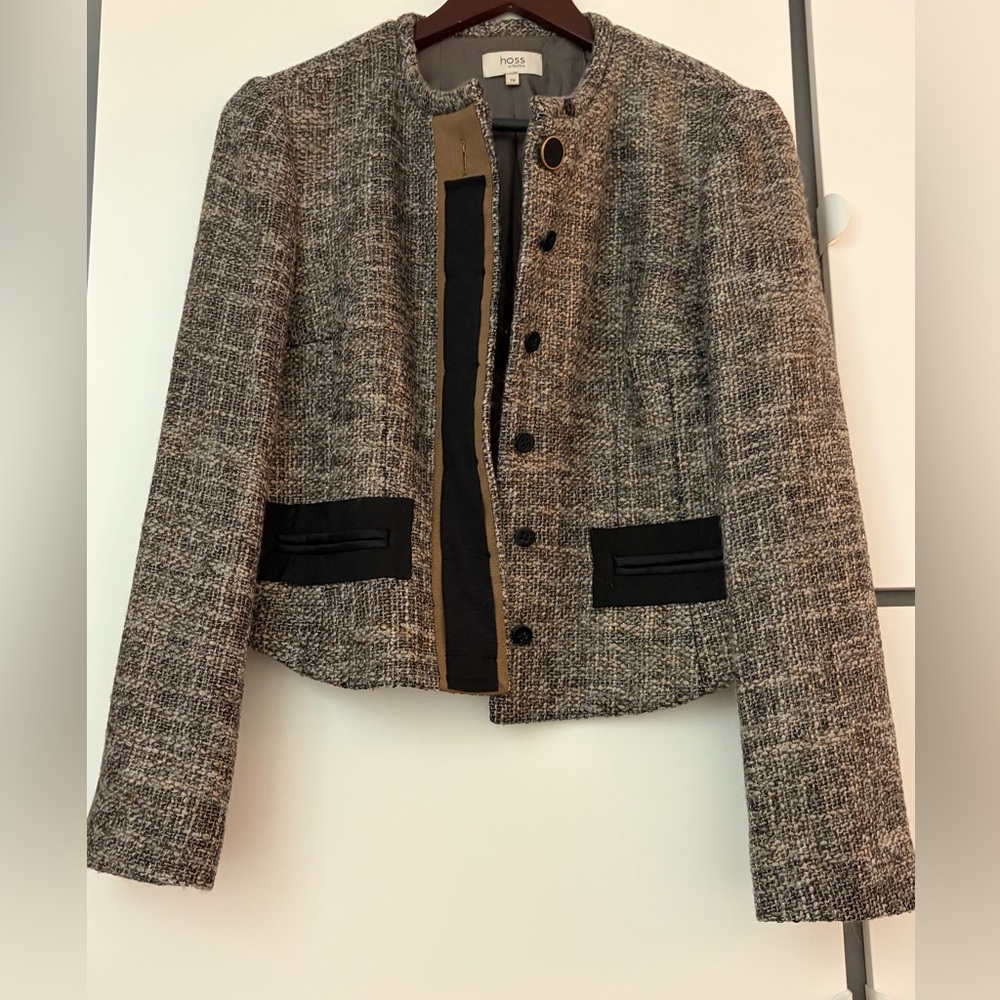 Hoss Intropia Cropped Tweed Blazer in Brown and Black